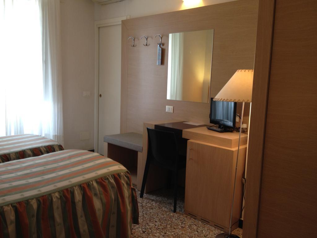 Albergo Giugni Prato  Exterior foto